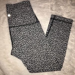 Lululemon Wonder Under Crop Black White Leggings